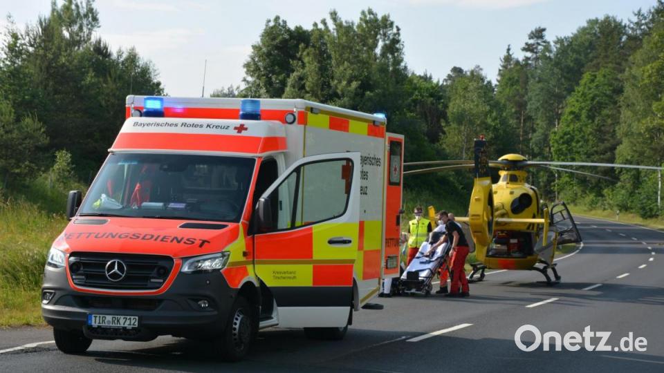 Jeweils zwei Rettungshubschrauber und Sankas brachten die Verletzten in Kliniken. Bild: jr