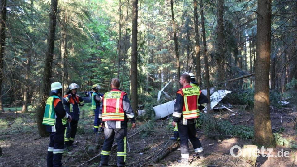 In der Nähe von Tirschenreuth ist am Donnerstag ein Flugzeug abgestürzt. Bild: rw