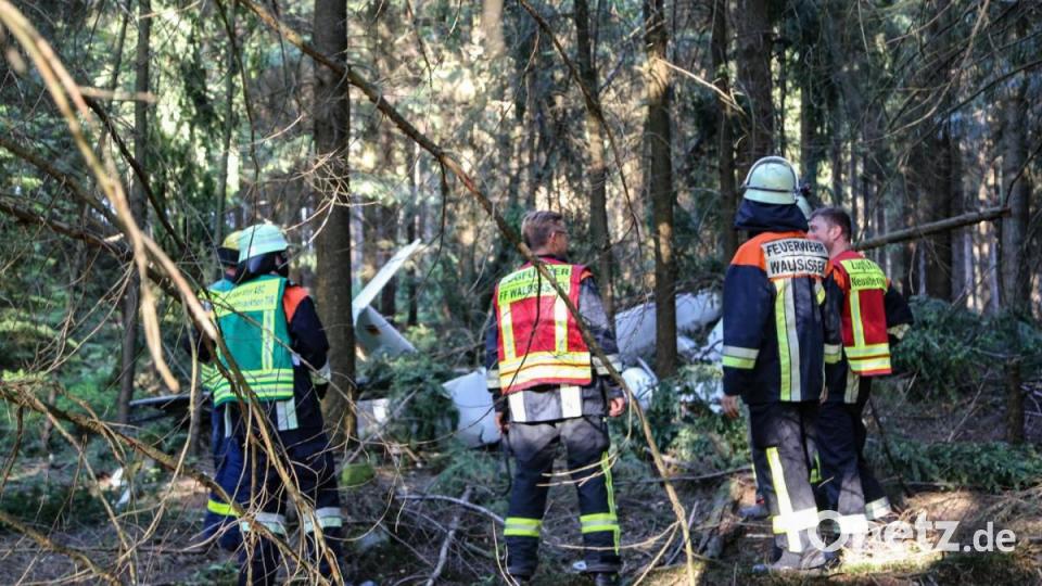 In der Nähe von Tirschenreuth ist am Donnerstag ein Flugzeug abgestürzt. Bild: rw