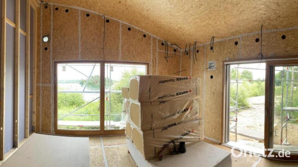 Die ökologisch gebauten Ferienunterkünfte sind lichtdurchflutet. Bild: Gerhard Götz