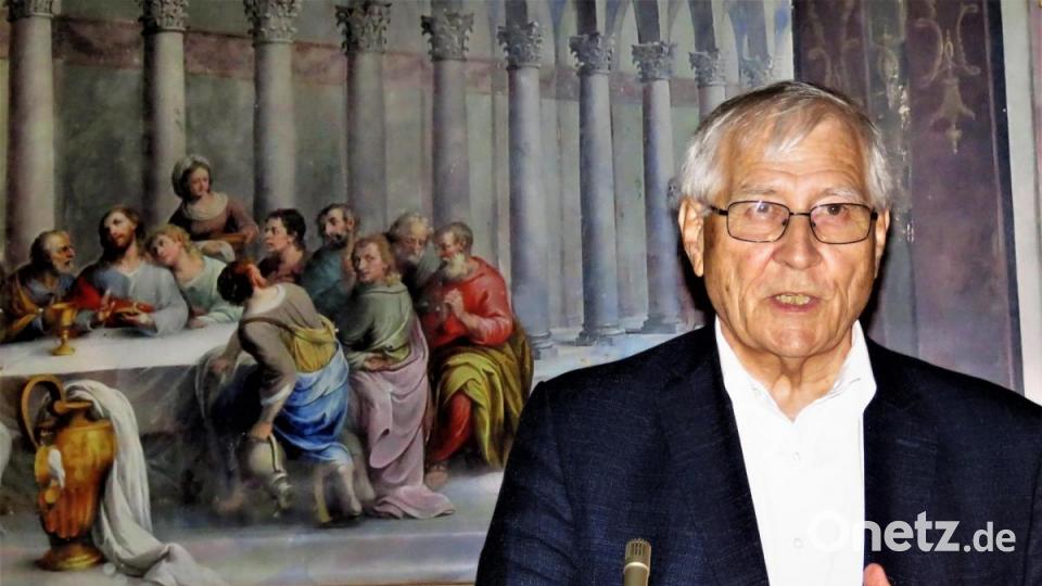 Wolf-Dieter Hamperl hat sich intensiv mit dem Kirchenmaler Maurus Fuchs beschäftigt. Der Chefarzt a.D. aus Altenmarkt stellte im Vortrag den Künstler unter anderem von seiner ganz privaten Seite vor. Bild: ubb