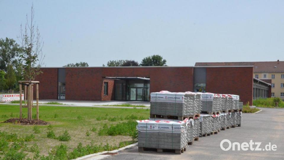 Das neue Santiäts-Versorgungs-Zentrum der Bundeswehr. Die linke Seite ist der Humanmedizin vorbehalten, der rechte der Zahnmedizin. Bild: Kunz