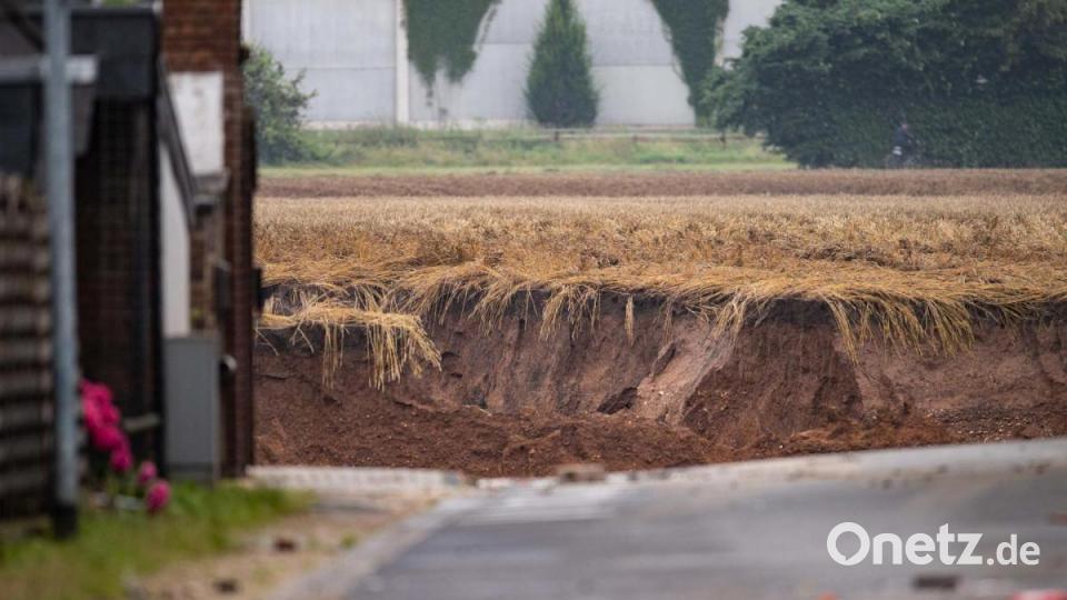 Erftstadt: Blick auf eine Abruchkante im Ortsteil Blessem. Bild: Marius Becker