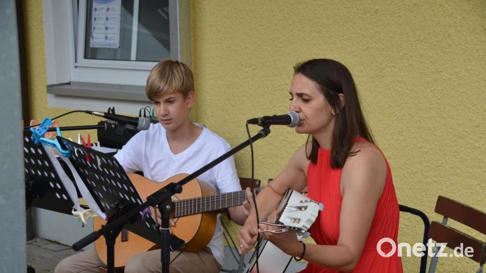 Auch mit Tom Unglaub bildete Lehrerin Marianna Landner ein Duo. Bild: ak