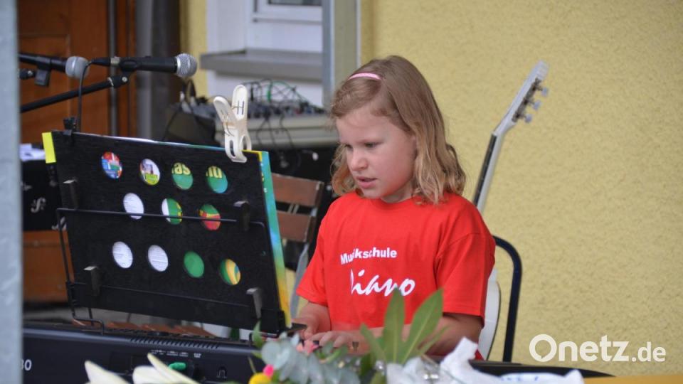 Marga Popp trat als versierte Solistin auf. Bild: ak