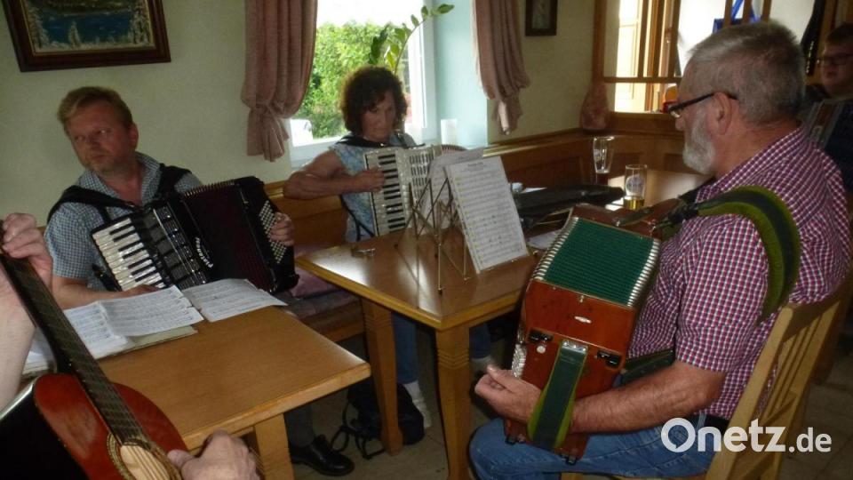 Auch die Gaststube beim "Kreuzwirt" war Anlaufstelle für Musikanten. Bild: mad