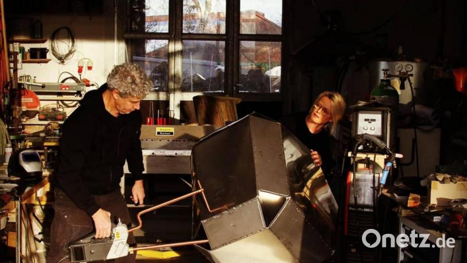 Hanna Regina Uber und Robert Diem in der Werkstatt. Bild: Uber und Diem/exb