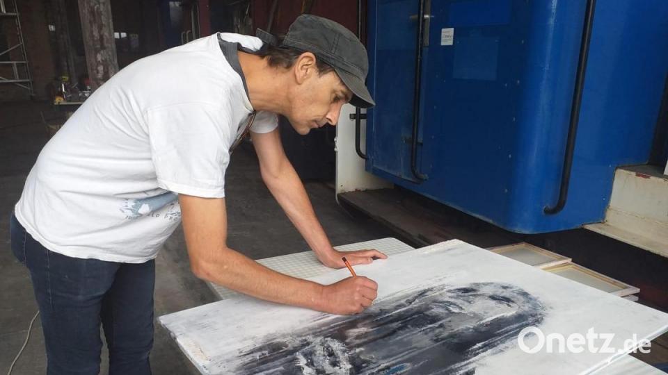 Marcus Trepesch nennt sein Werk &quot;Lazarus 2.0&quot;. Die verwendeten Materialien sind Acrylfarbe, Sand und Klarlack. Bild: Thomas Kosarew