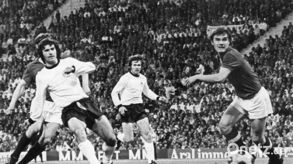 Gerd Müller (l) bei einem Länderspiel im Jahr 1972 gegen die damalige UdSSR. Bild: dpa