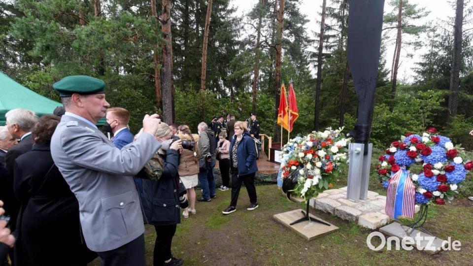 Gedenkfeier in Pegnitz: 50 Jahre nach dem Hubschrauber-Absturz an der Fischelhöhe. Bild: Ralf Münch