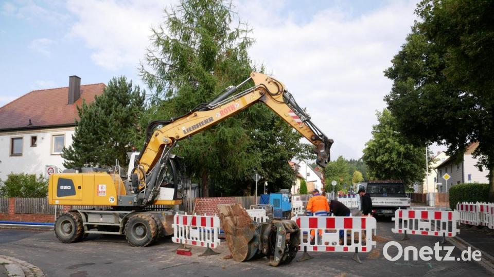 Zwei Wochen lang muss der obere Bereich der Schützenstraße auf Höhe Steinweg/Pencoedring wegen Wasserleitungsarbeiten gesperrt bleiben. Umleitungsstrecken sind ausgeschildert. Bild: hmr