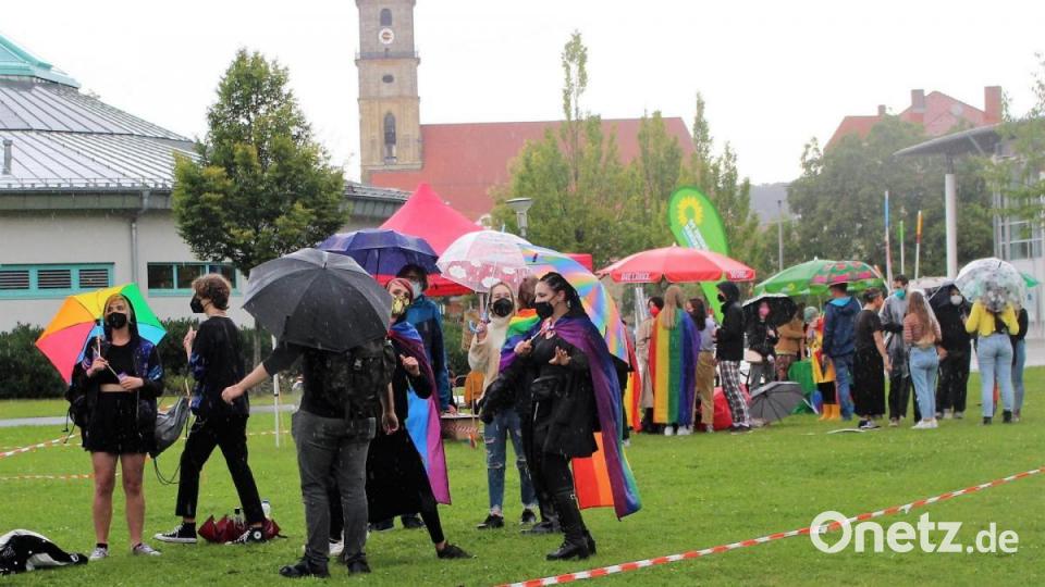 Der Christopher Street Day fand auf den Bleichwiesen beim Amberger Kongresszentrum statt. Bild: Dagmar Williamson
