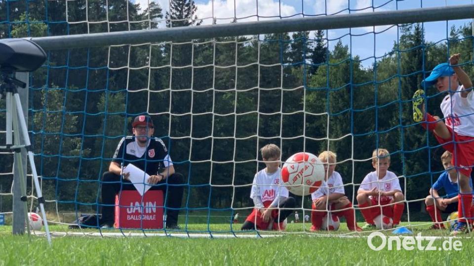 Mit technischen Hilfsmitteln wurde sogar die Schussstärke eines jeden Spielers getestet.. Bild: mez