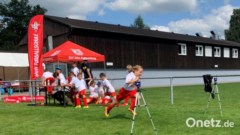 Auch viele Mädchen nahmen am Feriencamp teil und bewiesen den Jungs, dass sie jederzeit mithalten können, was unter anderem der Speedtest bewies. Bild: mez
