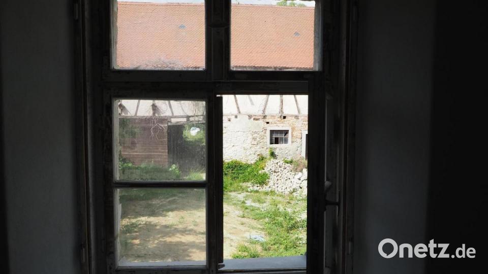 Teilweise können sogar die zweiflügligen Original-Fenster erhalten werden. Bild: bl