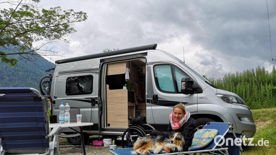 Svenja Mayer mit ihrem geliebten Hund Barney. Bild: Svenja Mayer/privat/exb