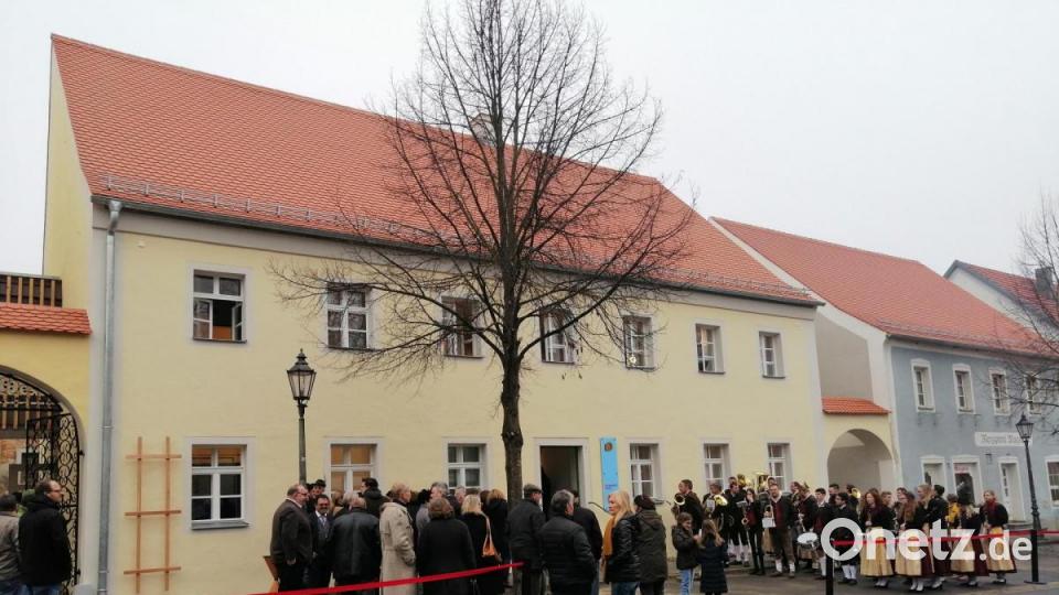 Zur Einweihung des Thammer Hauses in Winklarn kamen zahlreiche Besucher. Bild: anv