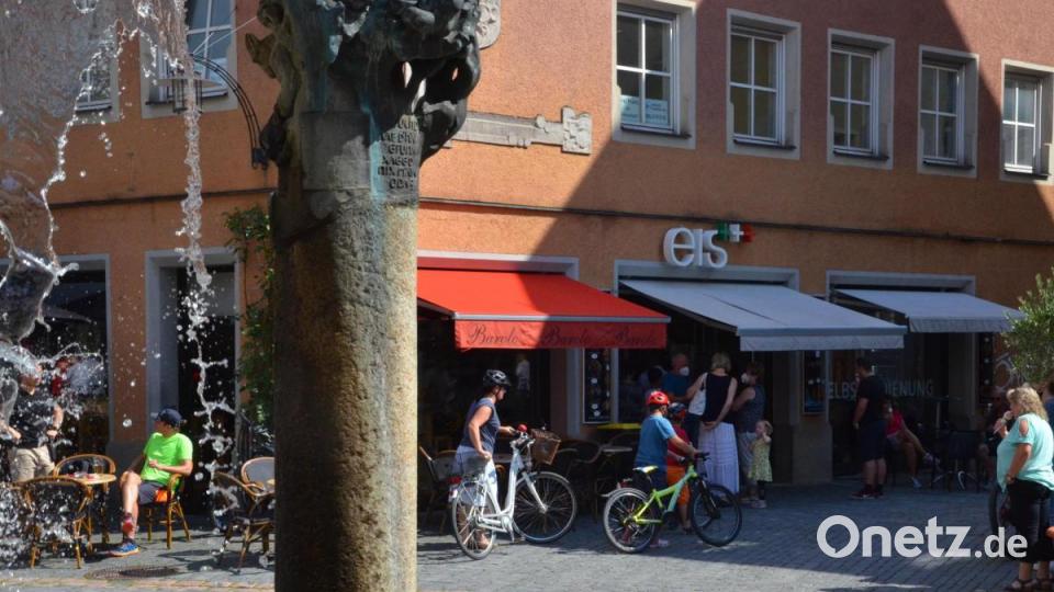Ein Eis schmeckt bei sommerlichen Temperaturen immer. Bild: Kunz