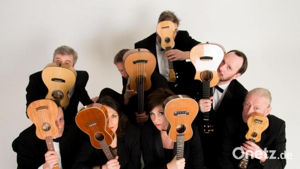 Mit &quot;The Ukulele Orchestra of Great Britain&quot; hat das Stadttheater ein echtes, international gefeiertes Schmankerl im Angebot. Bild: Allison Burke