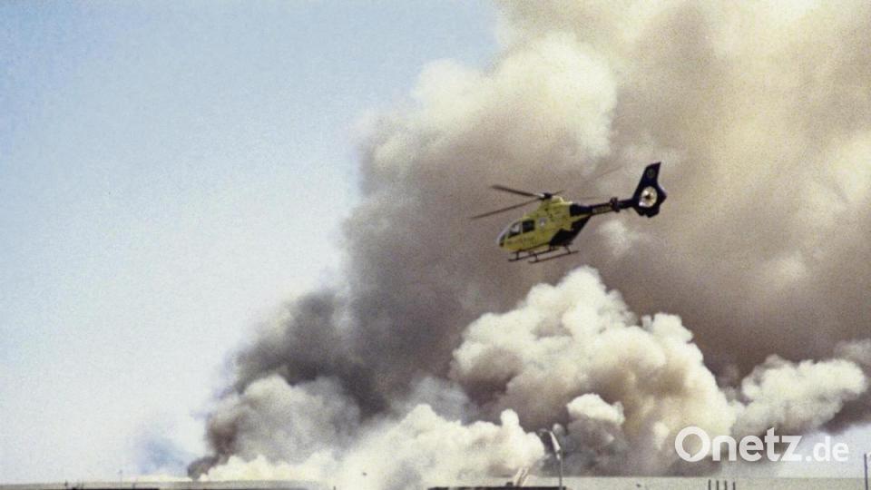 Um 9.37 Uhr kracht am 11. September 2001 ein drittes Flugzeug ins Pentagon. Ein Teil des US-Verteidigungsministeriums wird verwüstet. Archivbild: Heesoon Yim/AP/dpa