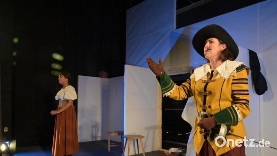 Das Oberpfälzer Landestheater spielt das Stück &quot;Cyrano de Bergerac&quot;. Bild: Jochen Schwab