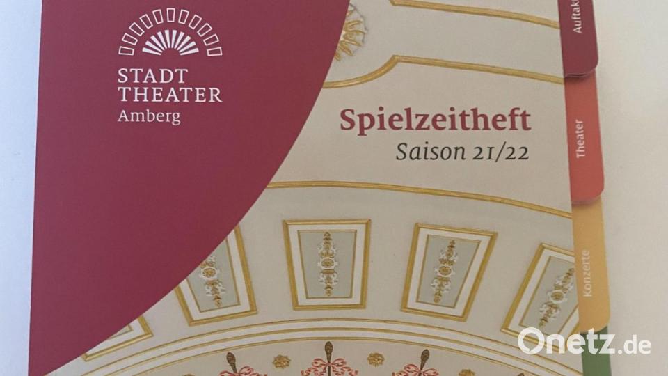 Das neue Spielzeitheft mit neuem Logo und Layout. Bild: Andreas Brueckmann
