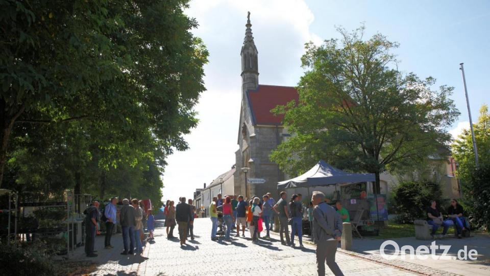 Die Bio-Meile beim Schulschwänzerbrunnen. Bild: njn