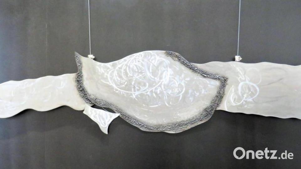 Immer wieder ein kunstvolles Erlebnis: Eine wunderschöne Metallarbeit von Regina Zrenner. Bild: ubb