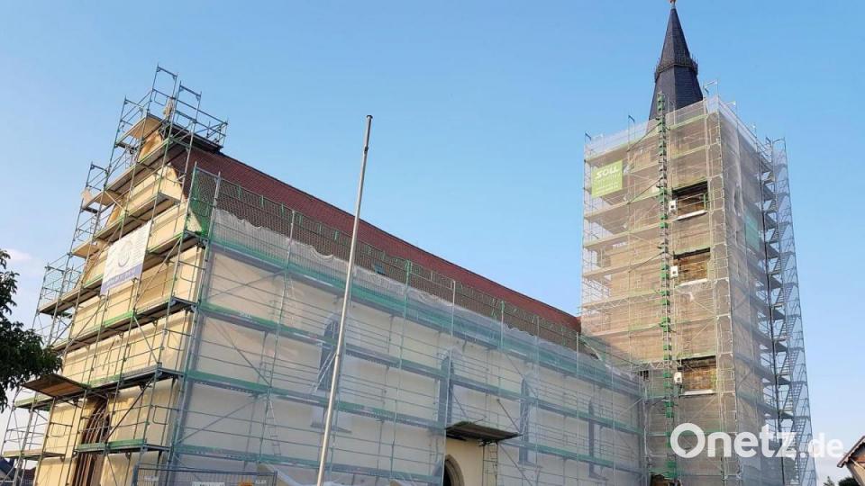 Die eingerüstete Nikolauskirche in Pittersberg. Bild: gm