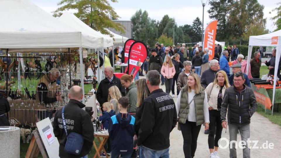 Ein enormes Interesse verzeichneten am Wochenende die Gartentage im Fischhofpark. Rund 30 Fieranten boten ihre Waren an. Bild: kro