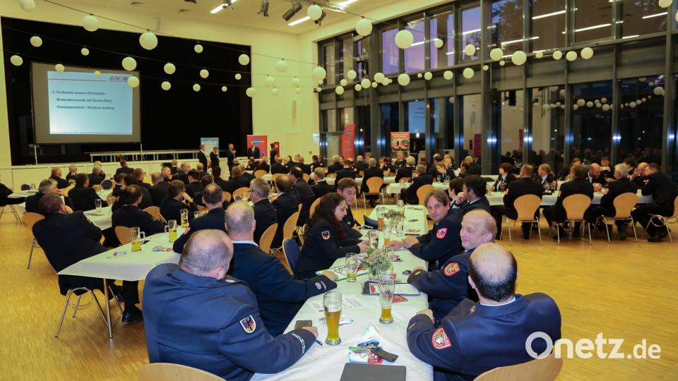Delegiertenversammlung des Beirksfeuerwehrverbandes Oberpfalz in der Stadthalle Erbendorf Bild: Roland Wellenhoefer