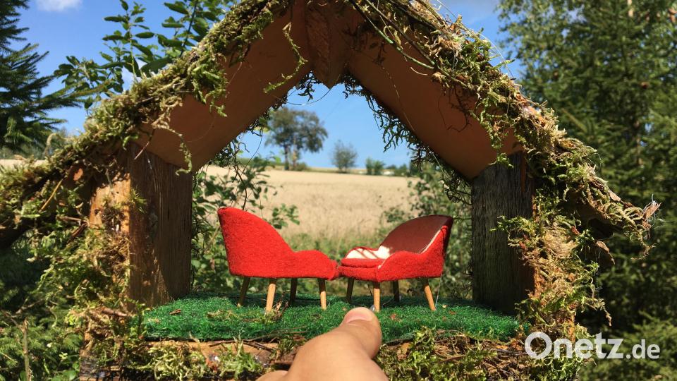 Hier wohnen die Holzfräulein. Wer genau hinsieht, der entdeckt Häuschen, die die Kinder der Freudenberger Garde gestaltet haben. Bild: gri