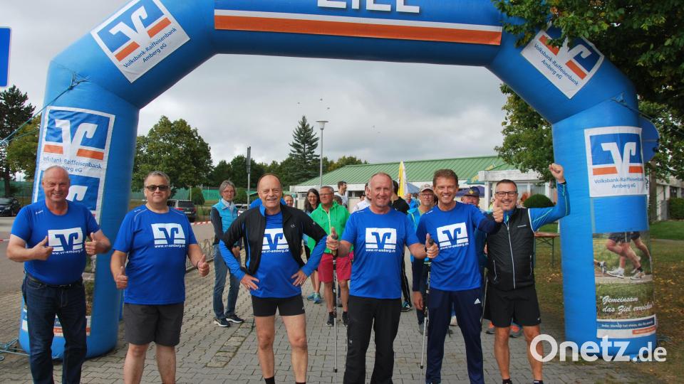 Das Orga-Team im Einheits-Look des Hauptsponsors. Bild: gsp