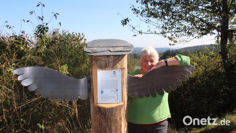 Erika Eichenseer ist glücklich: Das Erbe von Franz Xaver von Schönwerth wird in der Gemeinde Freudenberg weitergetragen. Bild: gri