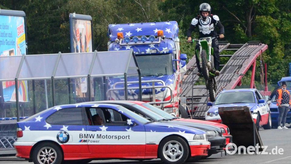 Ein Riesensprung mit dem Motorrad. Bild: Kunz