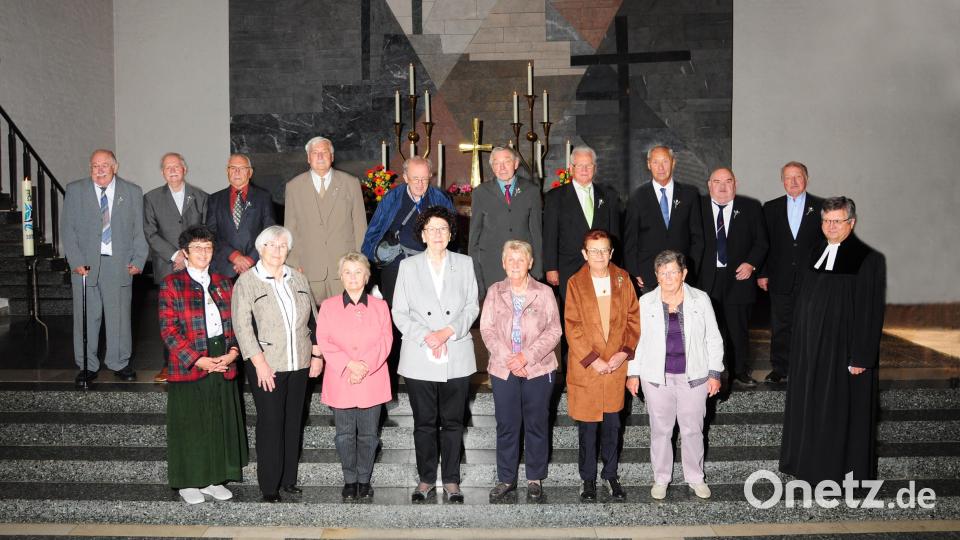 Die Jubilare der diamantenen Konfirmation. Bild: Foto Neuber