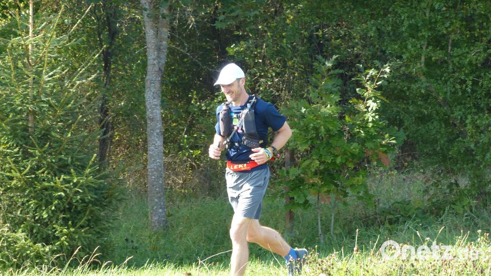 Christian Trösch joggte die 100 Kilometer durch und kam bereits nach13:45 Stunden im Ziel an. Bild: mfh
