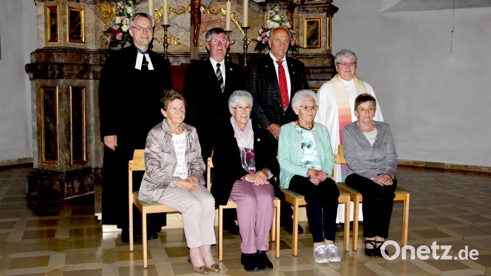 Dieser Jahrgang holte die Diamantene Konfirmation aus 2020 nach. Bild: ds