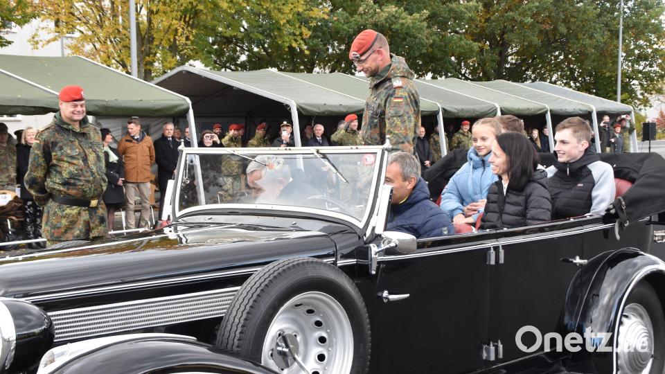 Im "Adler": Seggewiß mit Zickmantel und seiner Familie. Bild: hcz