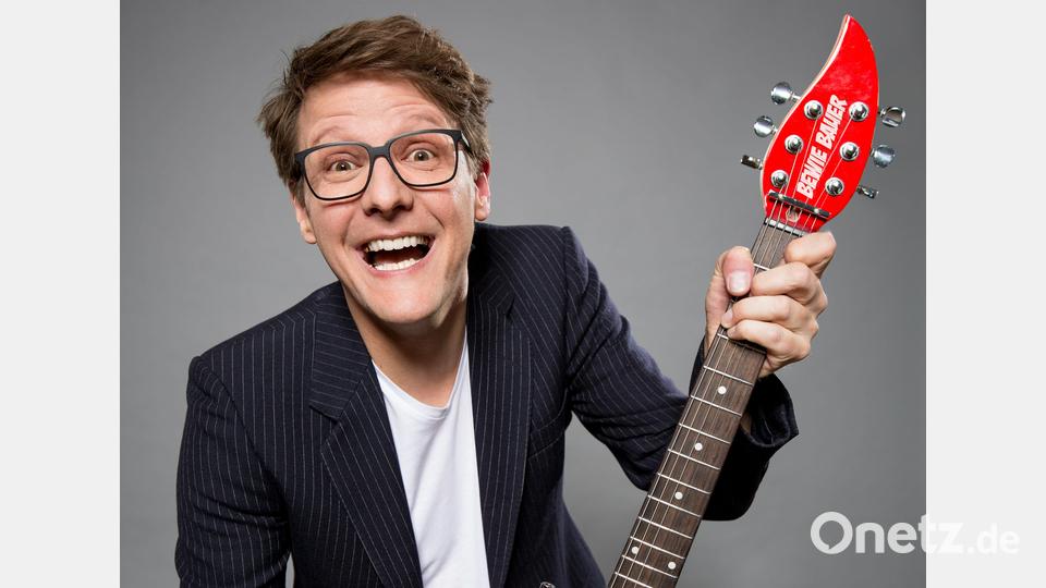 Bewie Bauer steht im Oktober auf der Bühne und reflektiert in seinem Programm sein Leben mit einer großen Prise Humor. Bild: Bewie Bauer/exb