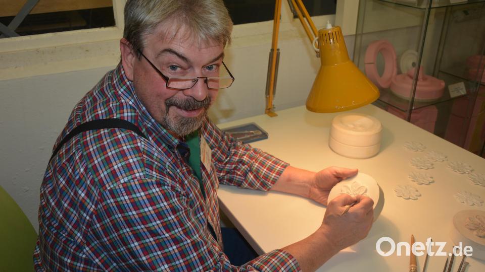 Günter Eckstein bewies sein handwerkliches Geschick als Porzellanmodelleur. Bild: jr