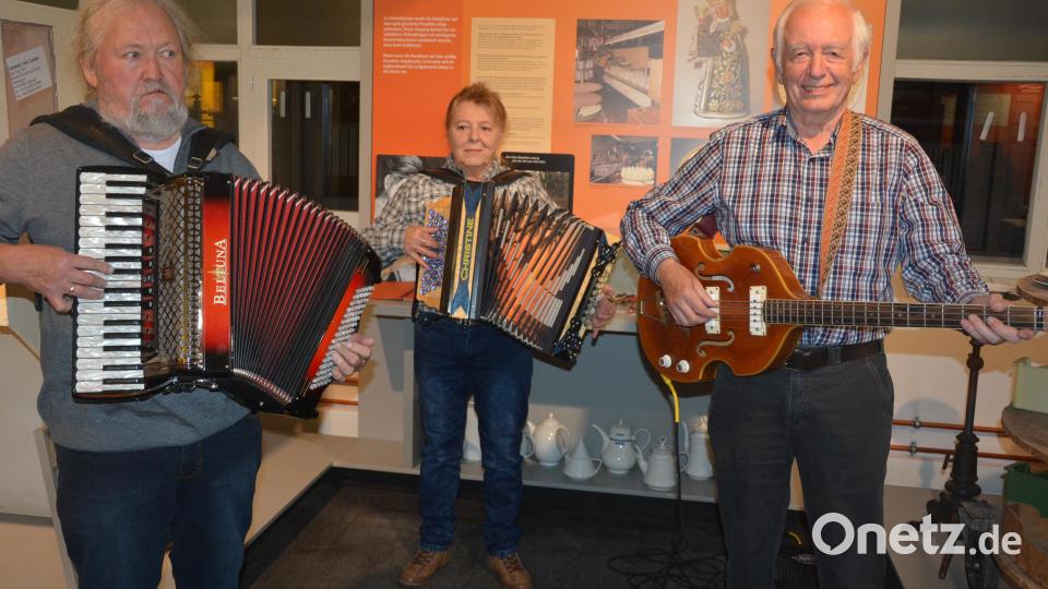 Die „Wondrebtaler“ unterhielten mit ihrer Musik die Besucher. Bild: jr