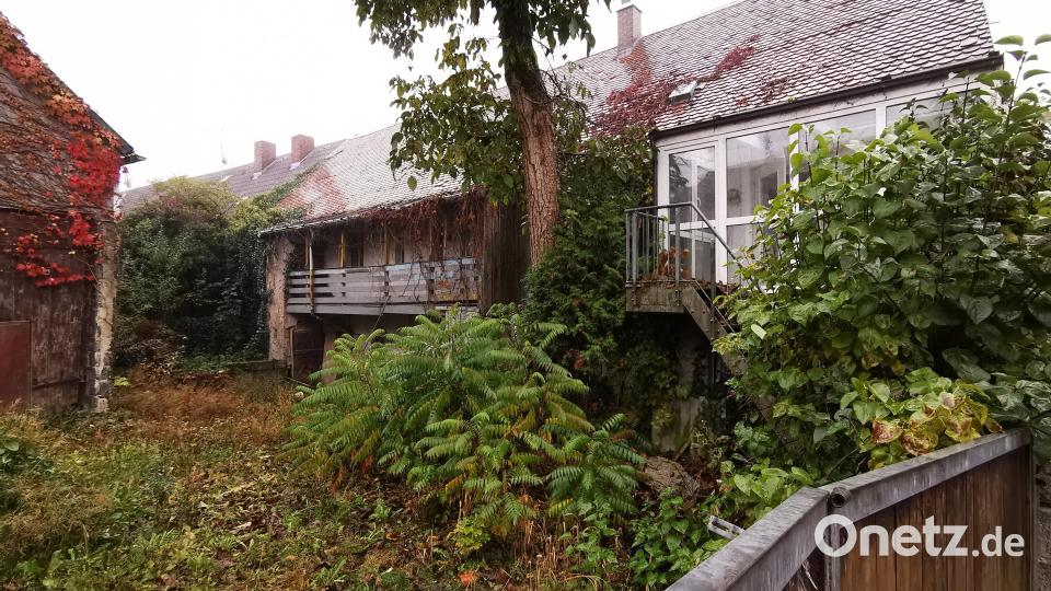 Der Innenhof dieses Leerstands an der Hauptstraße könnte künftig als kleiner Bewohner-Park dienen. Bild: Portner