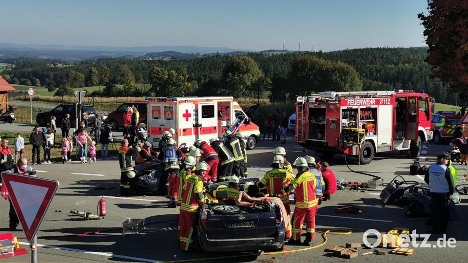 Einsatzübung auf der B 299 bei Erbendorf Bild: Gustl Beer