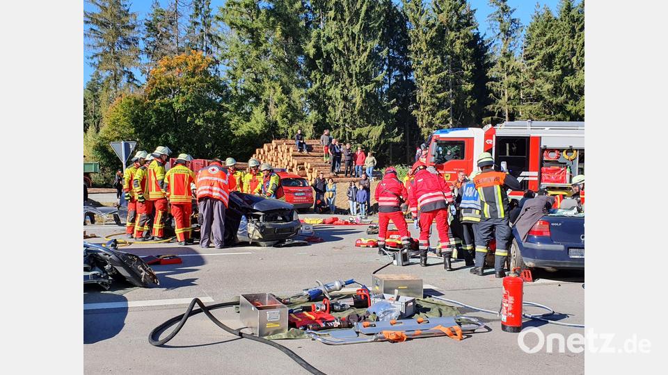 Einsatzübung auf der B 299 bei Erbendorf Bild: Roland Wellenhöfer