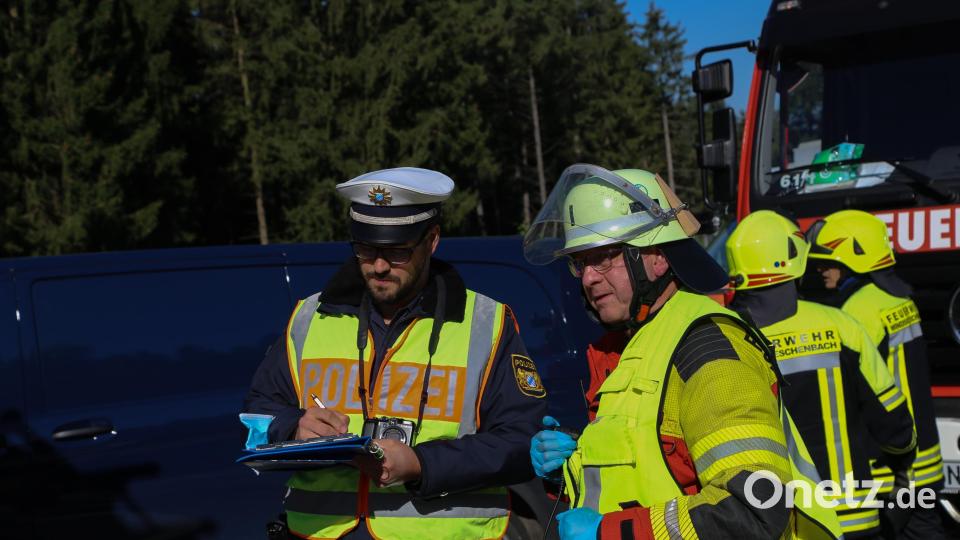 Einsatzübung auf der B 299 bei Erbendorf Bild: Roland Wellenhöfer
