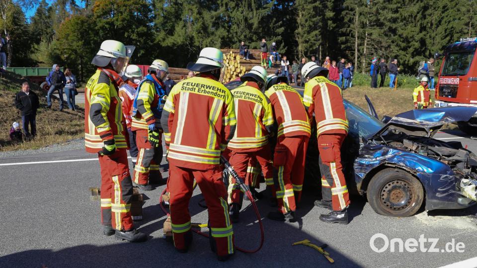 Einsatzübung auf der B 299 bei Erbendorf Bild: Roland Wellenhöfer