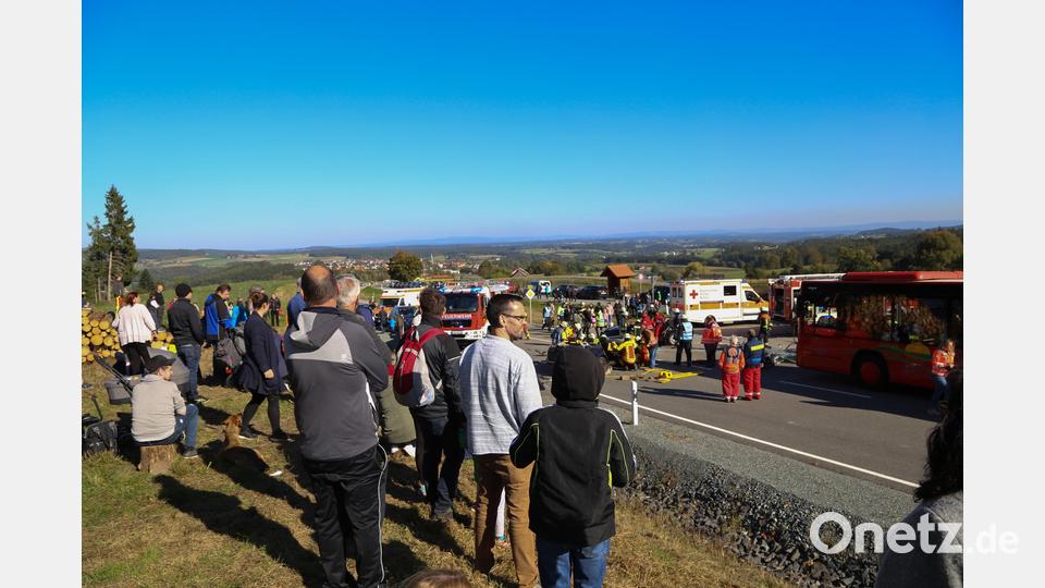 Einsatzübung auf der B 299 bei Erbendorf Bild: Roland Wellenhöfer