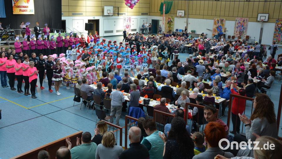 Der Mitterteicher Seniorenfasching muss nach der Pause im vergangenen Jahr auch 2022 ausfallen. Das Foto entstand 2020. Archivbild: jr