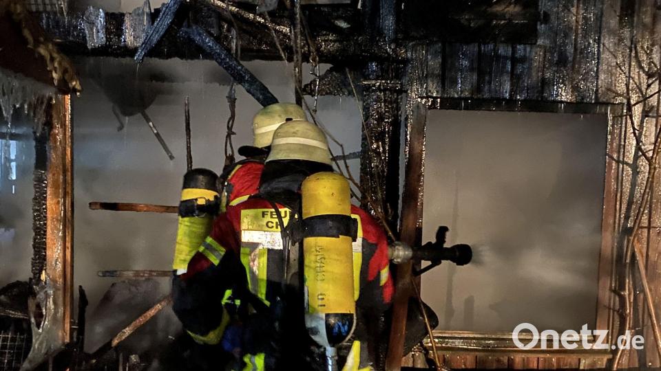 Bei einem Brand in Runding bei Cham ist eine Scheune völlig von den Flammen zerstört worden. Bild: Kreisbrandinspektion Cham/exb